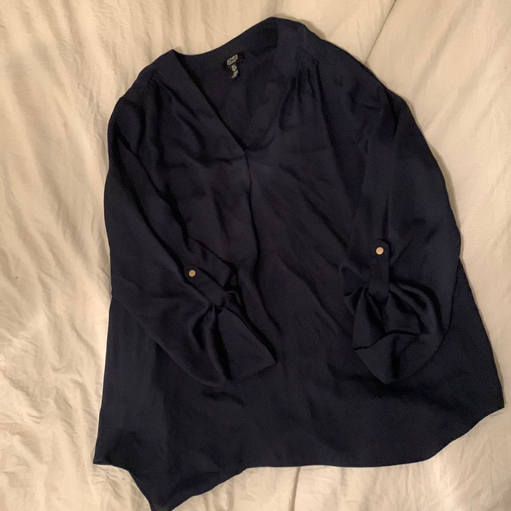 Nice business casual blouse.